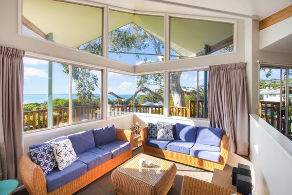 Dac68 – Seaglass Jervis Bay by Experience Jervis Bay
