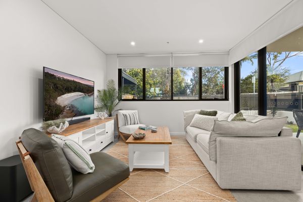 FegAG04/15 – Serene by Experience Jervis Bay