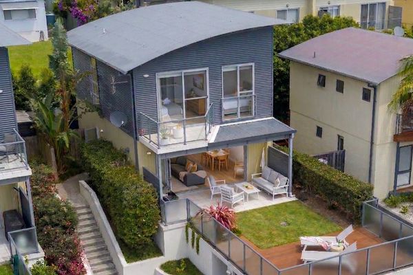 Eli4/225 – Sirena by Experience Jervis Bay