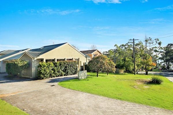 Min1/3 – Saltbush at Vincentia by Experience Jervis Bay