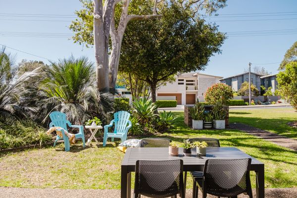 Beachlife – Steps to Mollymook Beach