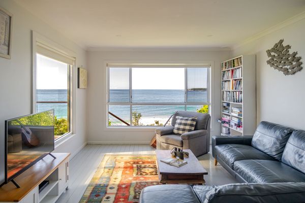 Surfers Lookout – Classic Beach Bungalow