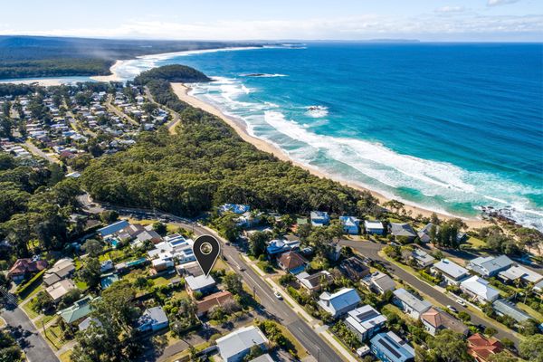Sandy Feet Retreat 2 mins walk to the beach