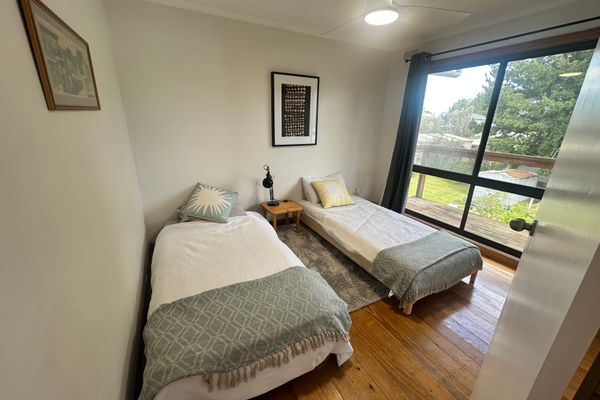 Saturn Sands – 30 Saturn Parade