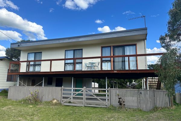 Saturn Sands – 30 Saturn Parade