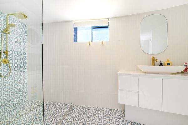 Luxury Paradise 2 Bedroom Lower House Only