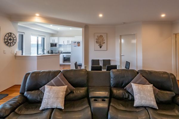 Hollow Beach House – Bunbury