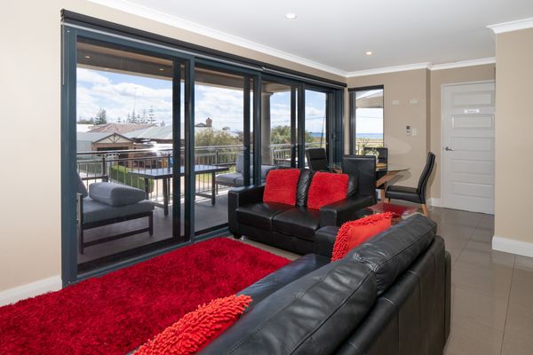 Ocean View Executive Apartment 4