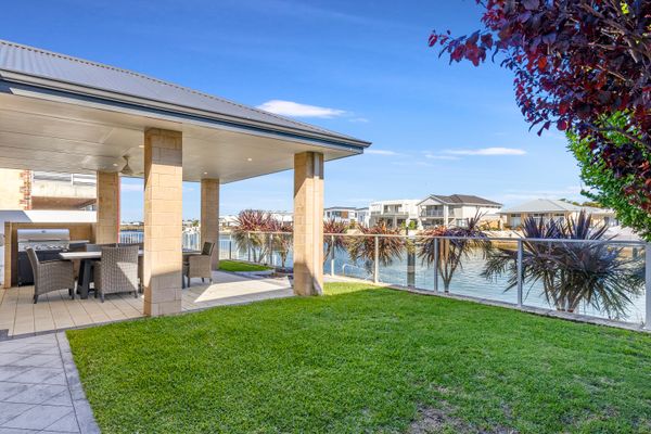 Windward Marina Retreat