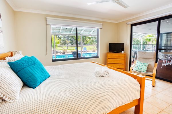 Pool and Putt Paradise