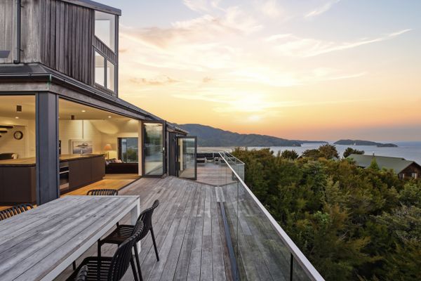 Split Apple Holiday House