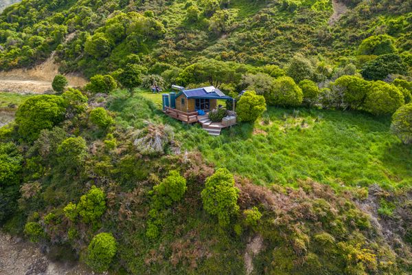 Passage Hut Pepin Island