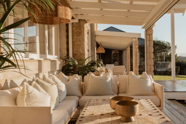 Hinterland House – The Full Estate