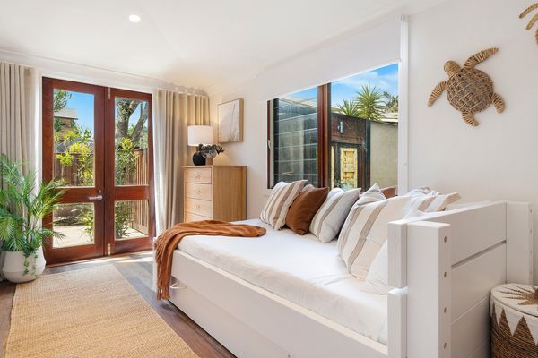 Belongil Beach House & Cottage