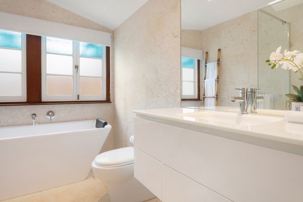 Belongil Beach House & Cottage