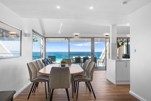 Surfers Reef Escape Mollymook