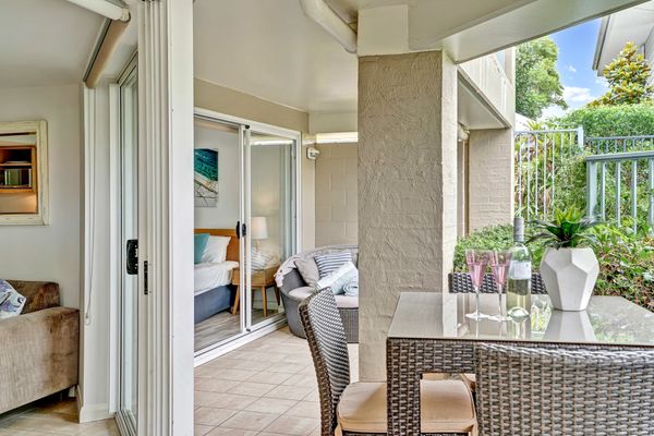 Iluka Apartments – Poolside