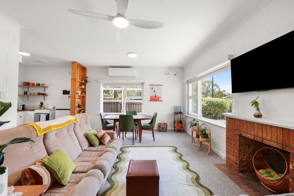 Yesterdaze – 5 North Tce, Port Elliot