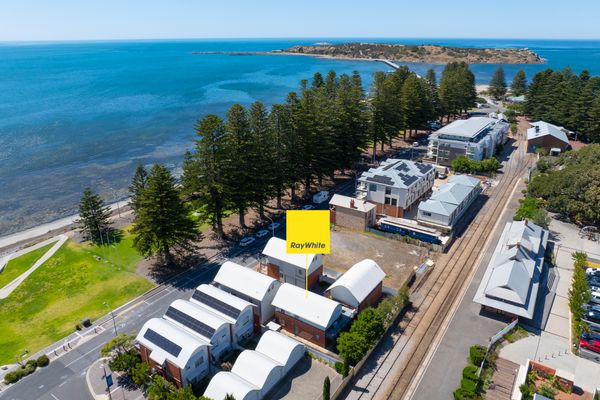 2/16 Flinders Pde, Victor Harbor