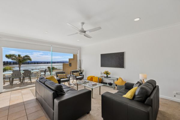 114 At the Bluff – 114/123 Franklin Pde, Encounter