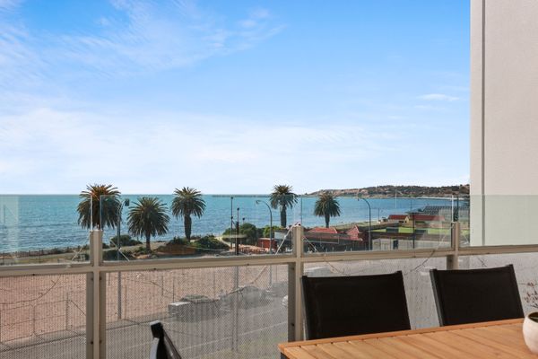 The Penthouse with Views