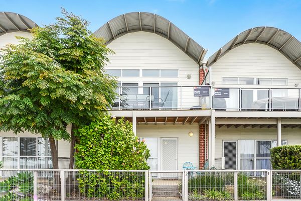 Wonderful Central Location Sea Views