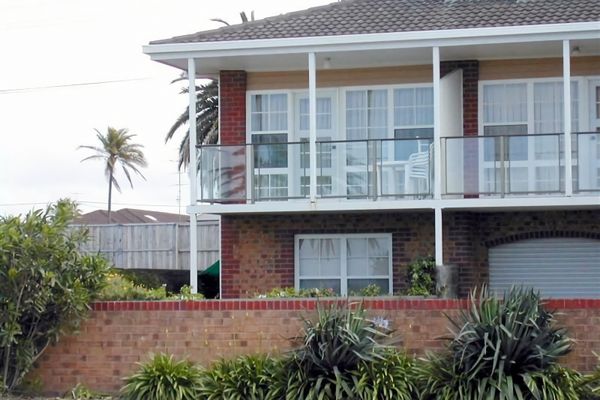 Beach Front with Amazing Ocean Views