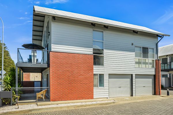 Pine Beach Villa Fabulous Sea Views