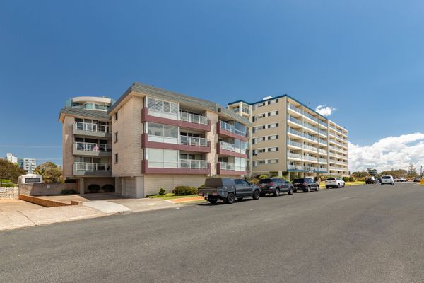 El Sandi 3 – On The Beach!