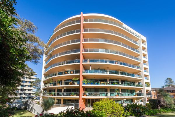 Le Point 702 – Luxury and Views!