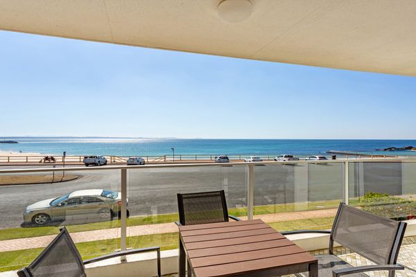 Oceanic 2 – On Main Beach!