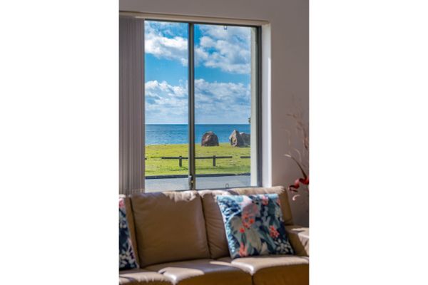 Sandpebbles 1 – Pebbly Beach