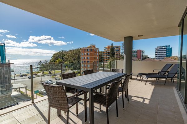 Balcony/Outdoor Dining