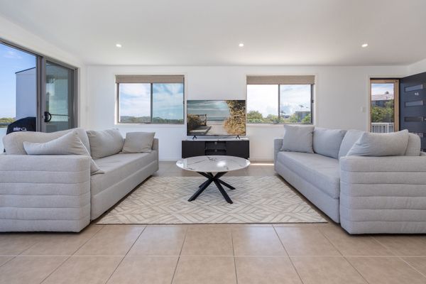 16/21A Red Head Road