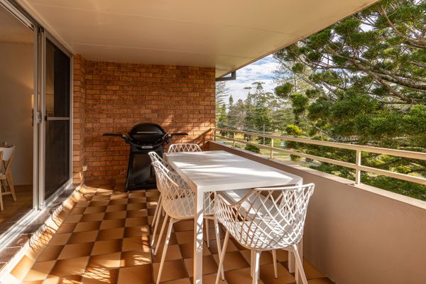 The Pines Coastal Retreat | Walk to Beach, BBQ, Sleeps 6