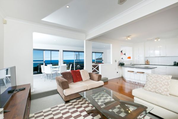 Stylish Coastal Charm at 15 Seaview Street