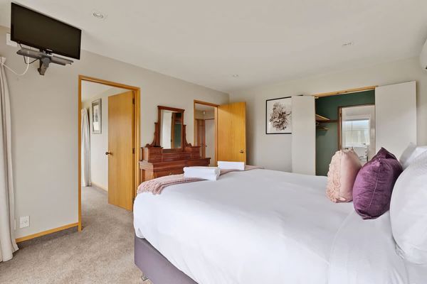 Lakeside Indulgence on Wilmot