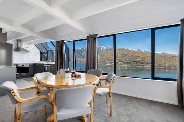 Woodlands Close Retreat