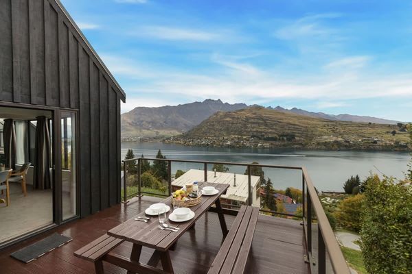 Woodlands Close Retreat