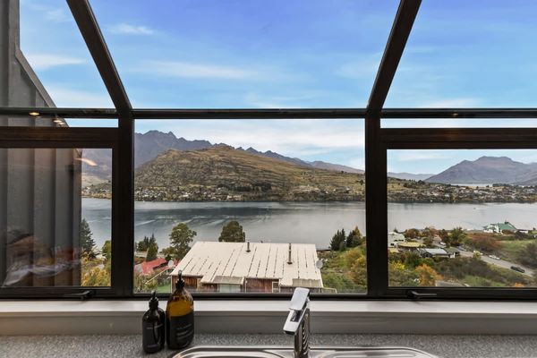 Woodlands Close Retreat