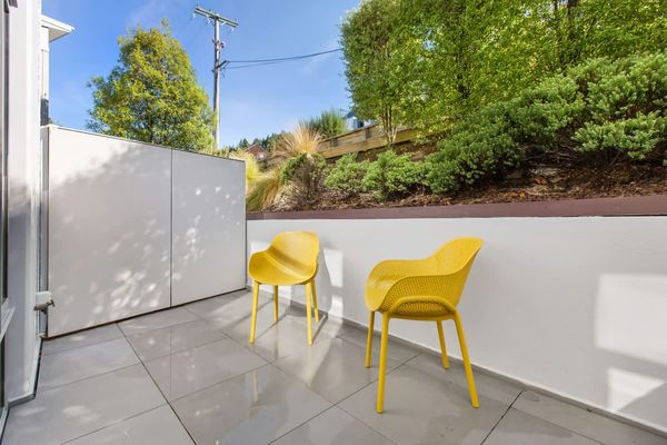 Ono on Thompson with Hot Tub