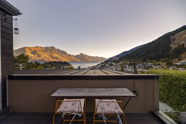 Central Sunset Charm