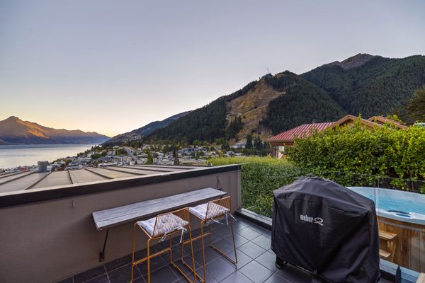 Central Sunset Charm