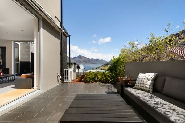 Central Sunset Charm