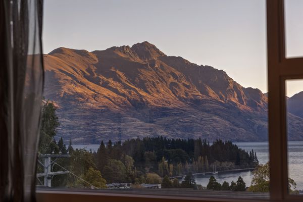 Central Sunset Charm