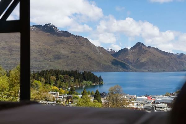 Central Sunset Charm