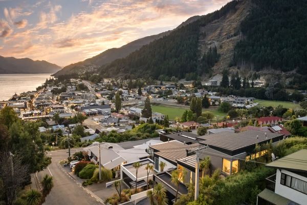 Central Sunset Charm