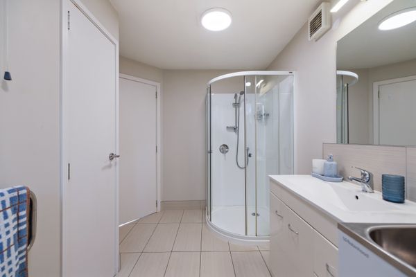 Queenstown Hill House – Full House, Studio & Apartment