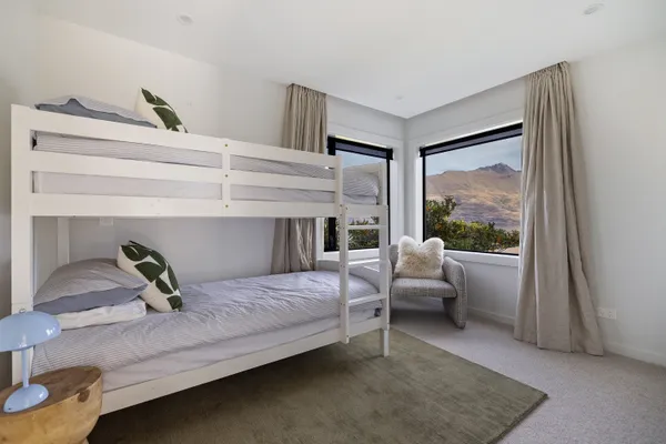 Queenstown Hill House – Full House, Studio & Apartment