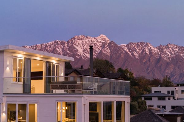 Queenstown Hill House – Full House, Studio & Apartment